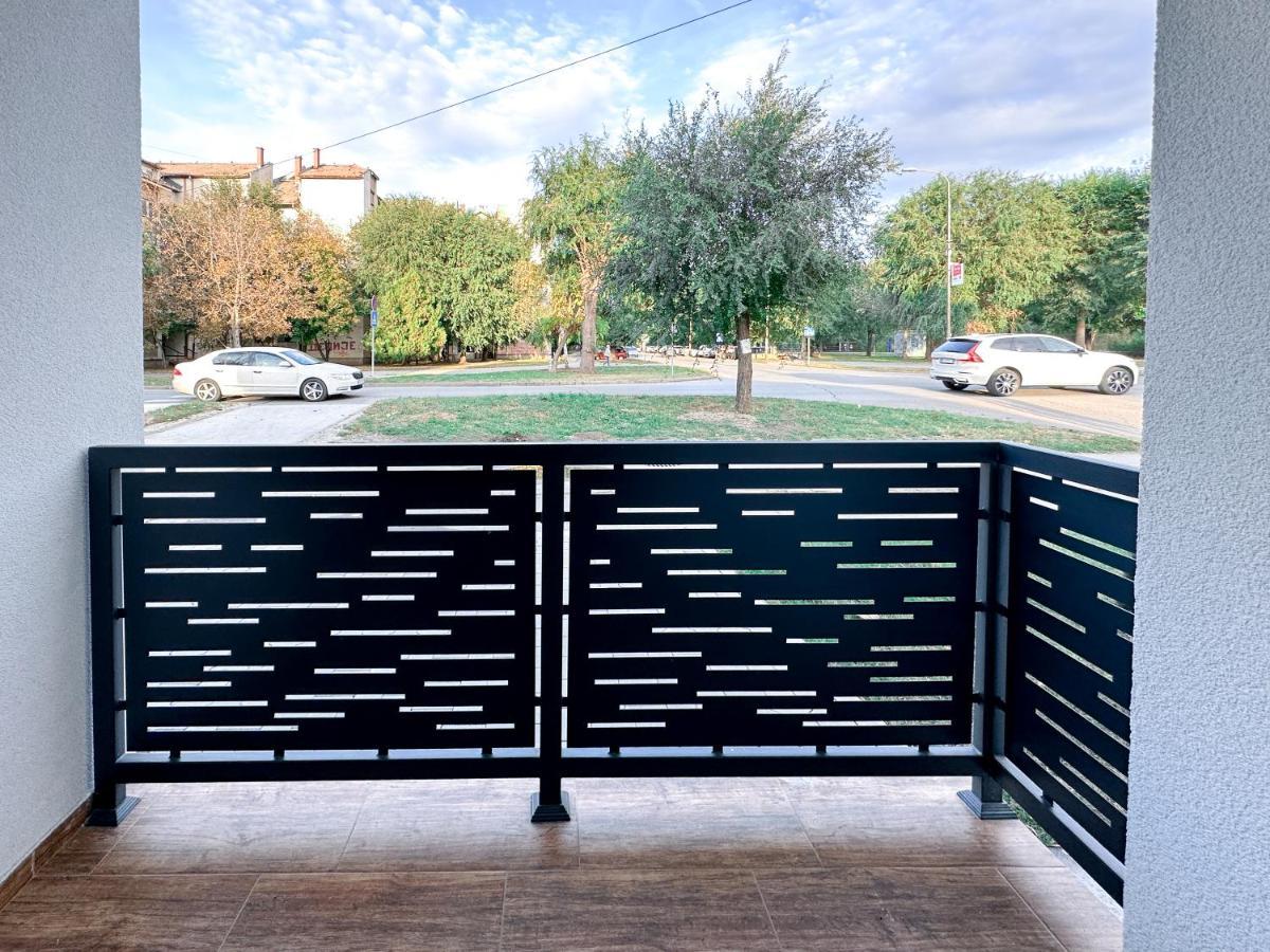 Kiko Apartmani Lux Zrenjanin Eksteriør billede